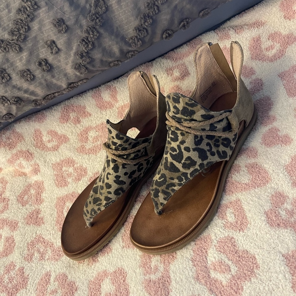 Very G Cheetah Sandals